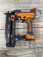 Ridgid R250SFF 16-Ga Pneumatic Straight Finish Nailer Tool
